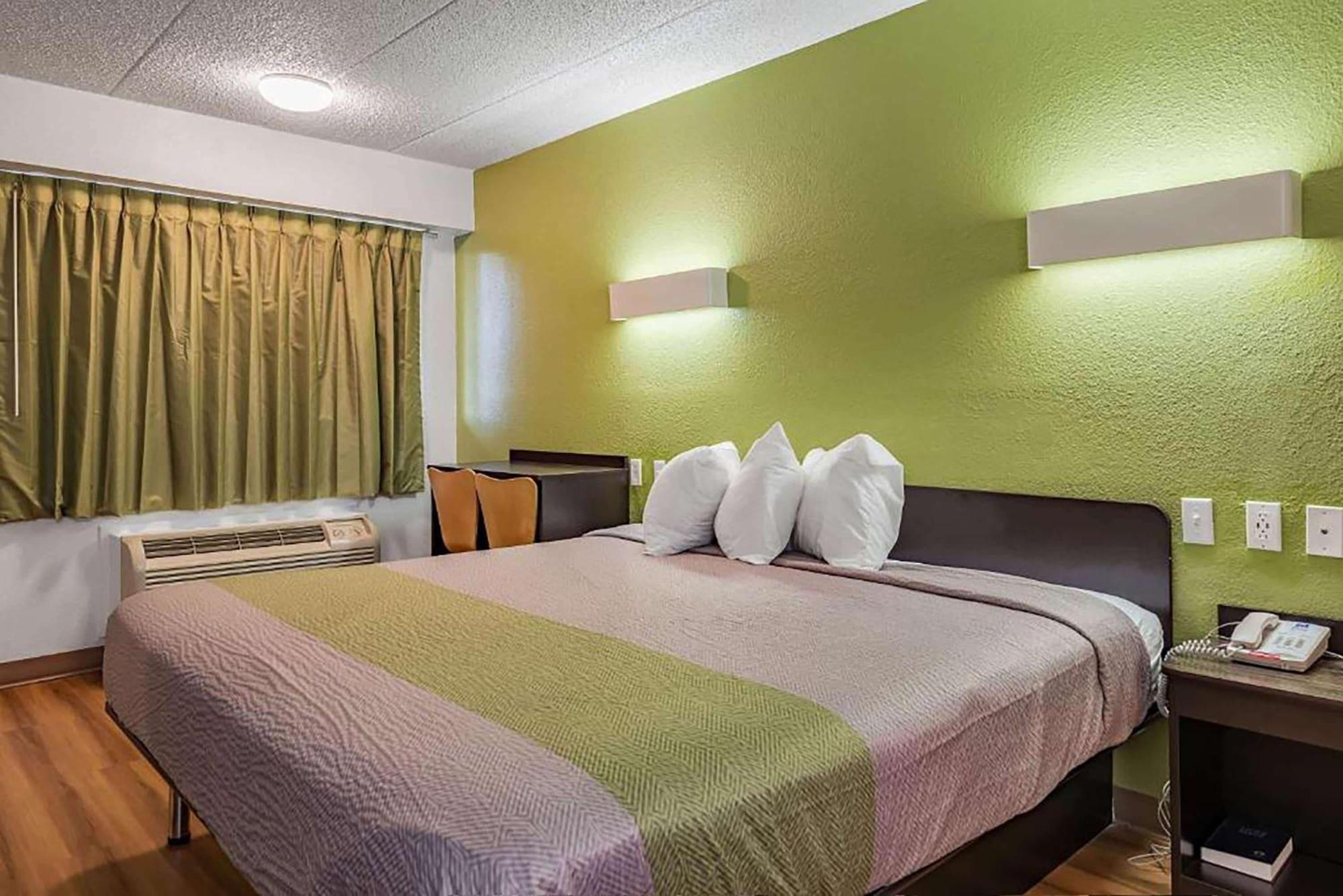 Days Inn By Wyndham Cincinnati I-71 Silverton エクステリア 写真