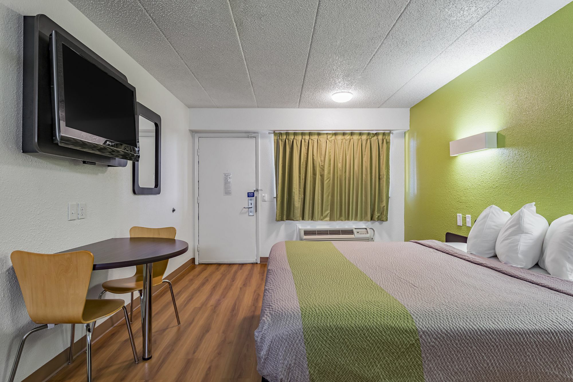 Days Inn By Wyndham Cincinnati I-71 Silverton エクステリア 写真